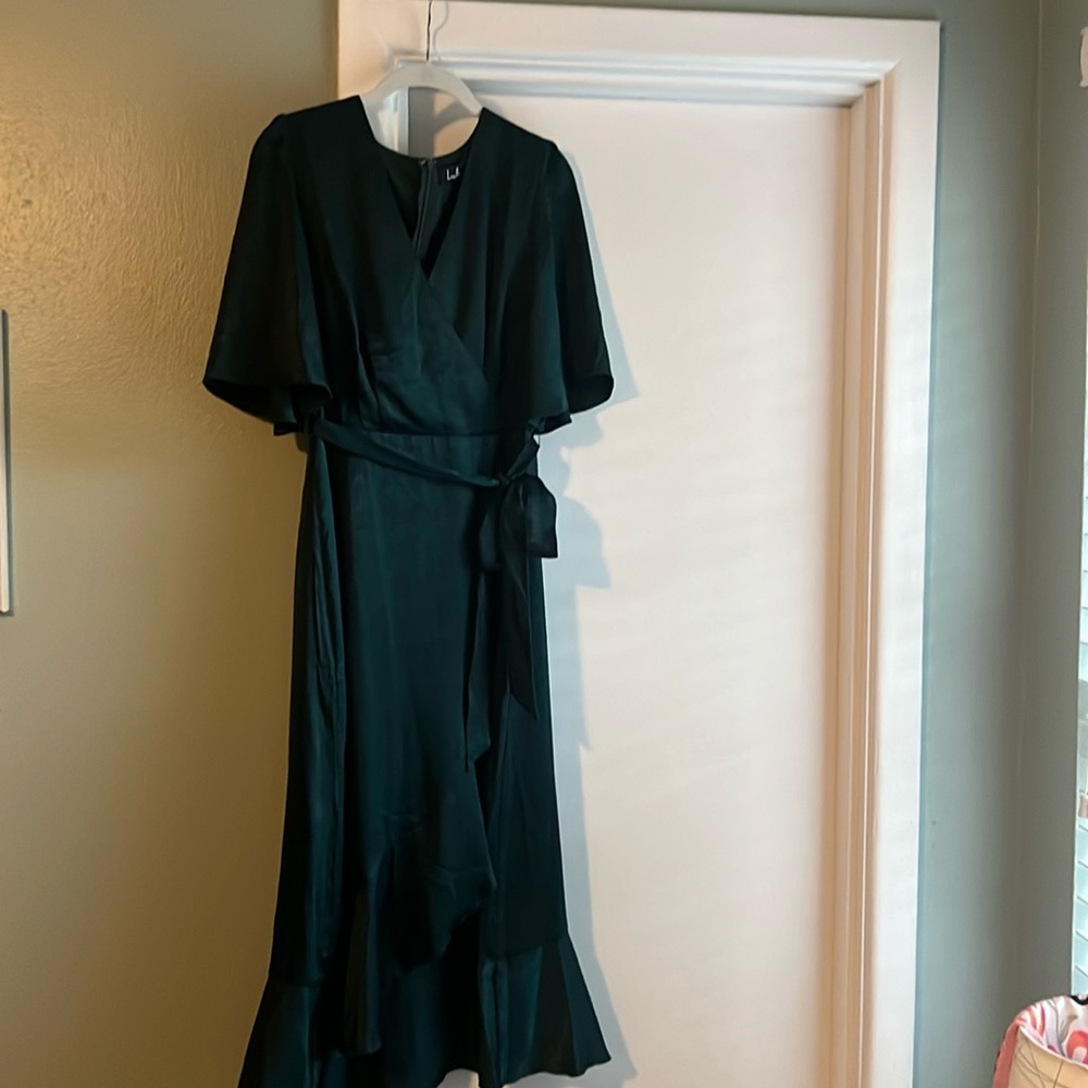 Lulus forest green wrap dress NWT